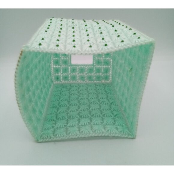 Tissue Box Cover Vintage Green Plastic Canvas Pattern 5.75 Inches Handmade - Picture 10 of 13
